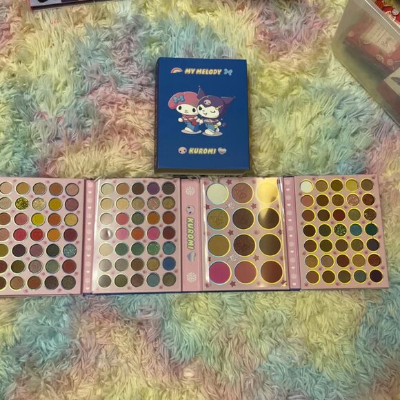 KUROMI AND MY MELODY Makeup Pallet - Picture 3 of 3